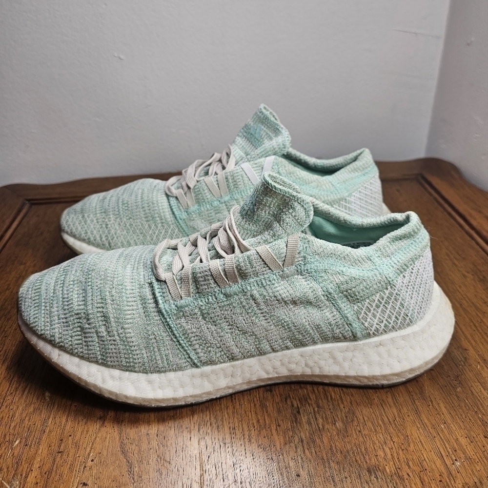 Adidas PureBoost Go Women mint green athletic shoes Women's size 10.5